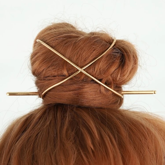 Nikkiwallflower Accessories - Crisscross Bun Holder